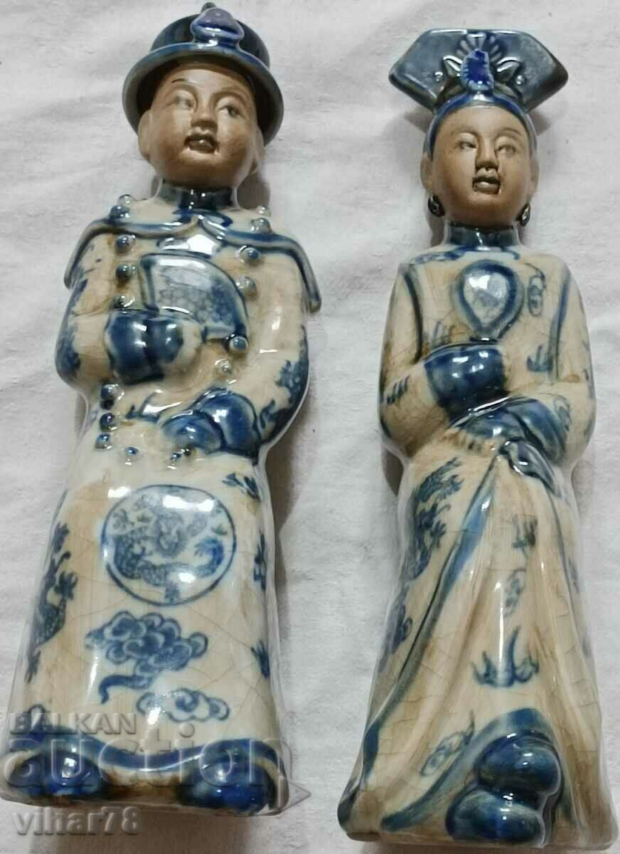 Lot de doua figurine vechi din portelan - doar livrare personala