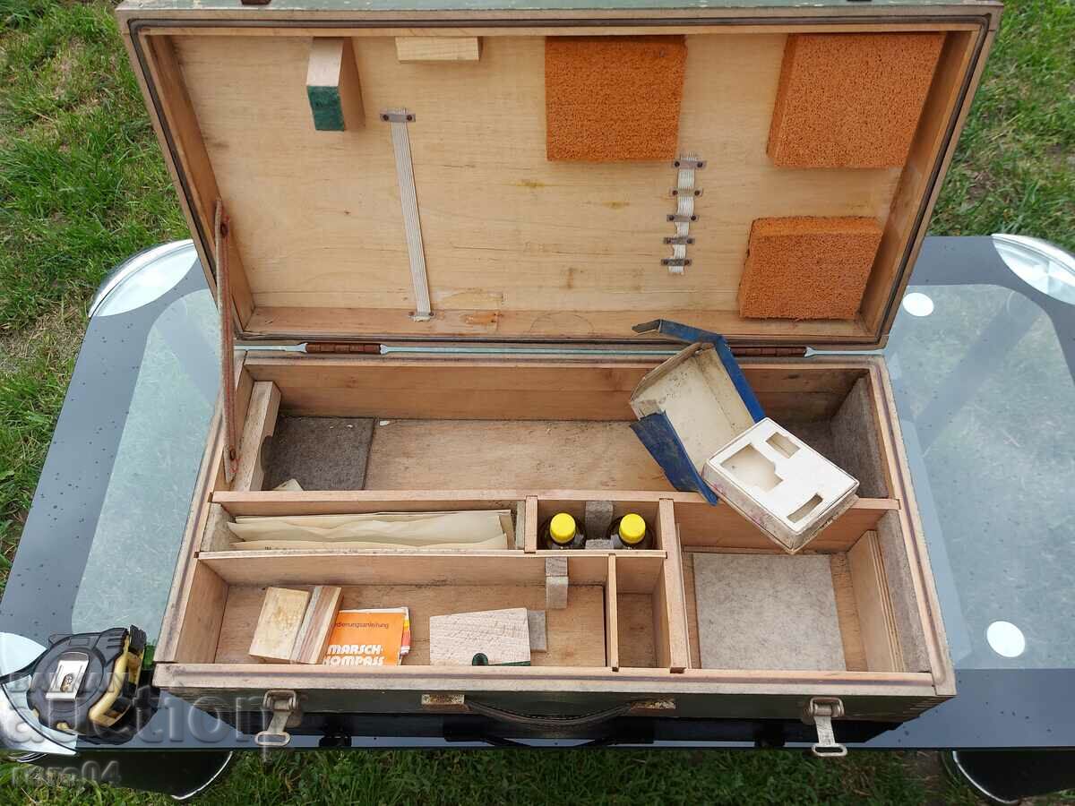 Auction OLD GERMAN WOODEN SUITCASE Auction OLD GERMAN WOODEN SUITCASE