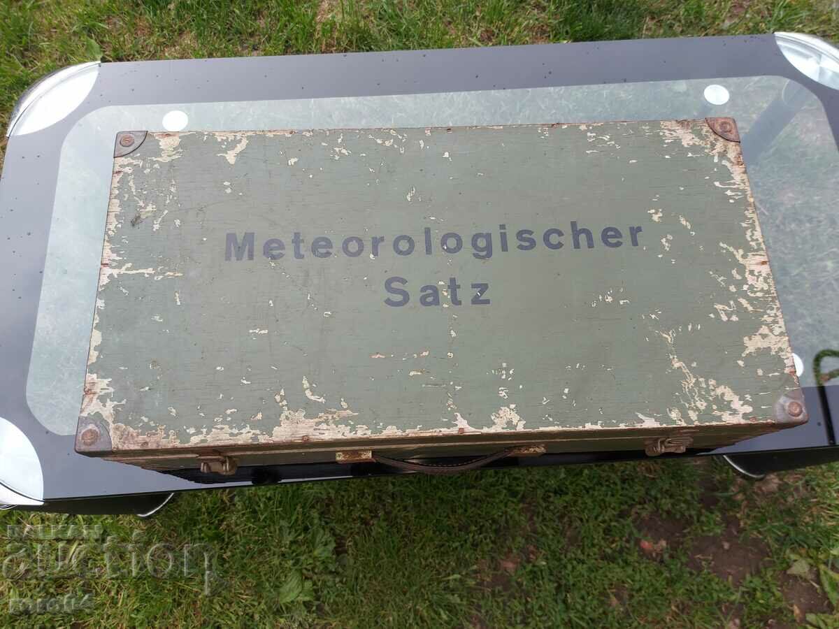 OLD GERMAN WOODEN SUITCASE - 5 OLD GERMAN WOODEN SUITCASE - 5