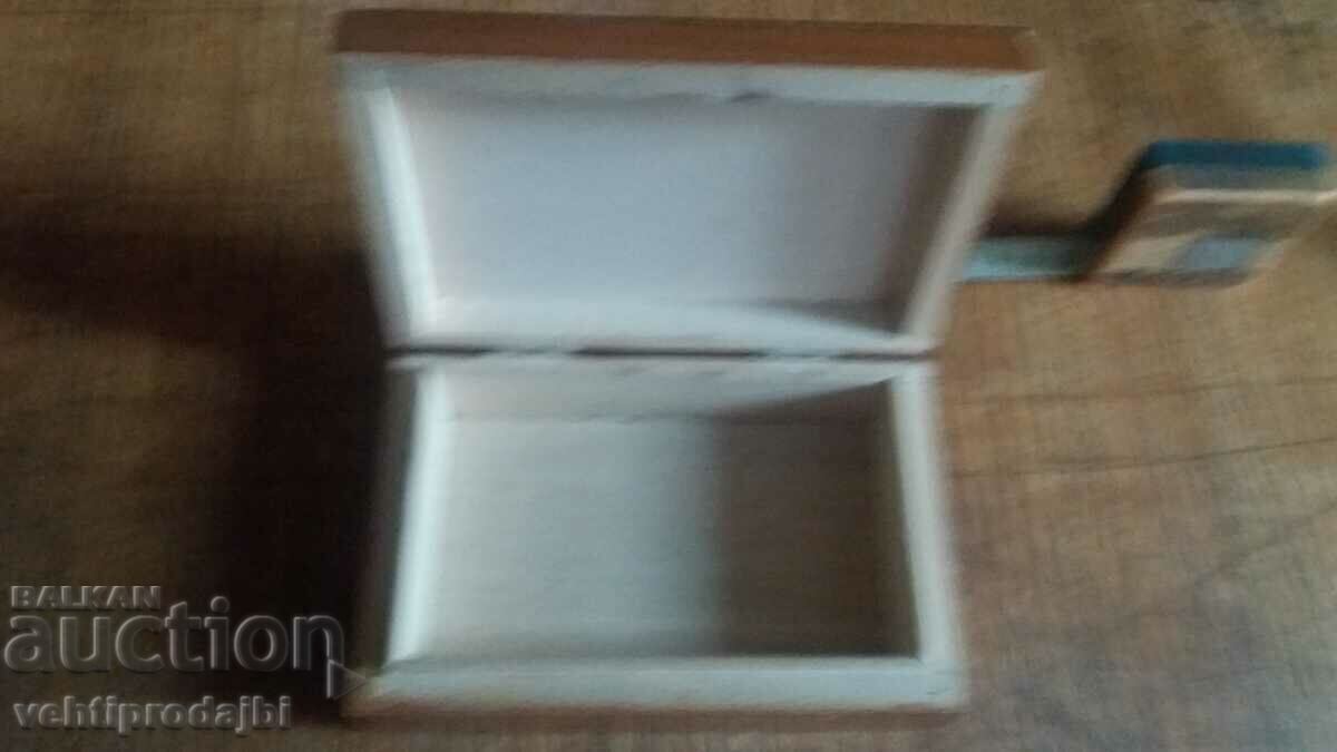 Old wooden box with price 14.99 BGN | € 7.66