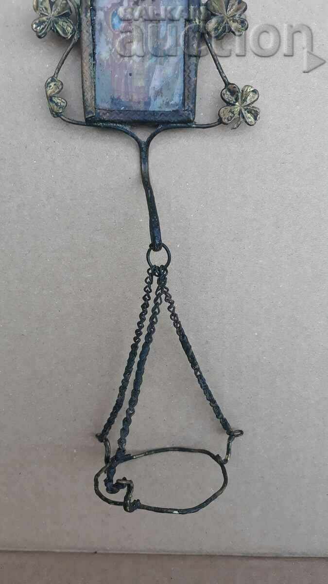 Auction vintage primitive small home lamp icon Auction vintage primitive small home lamp icon