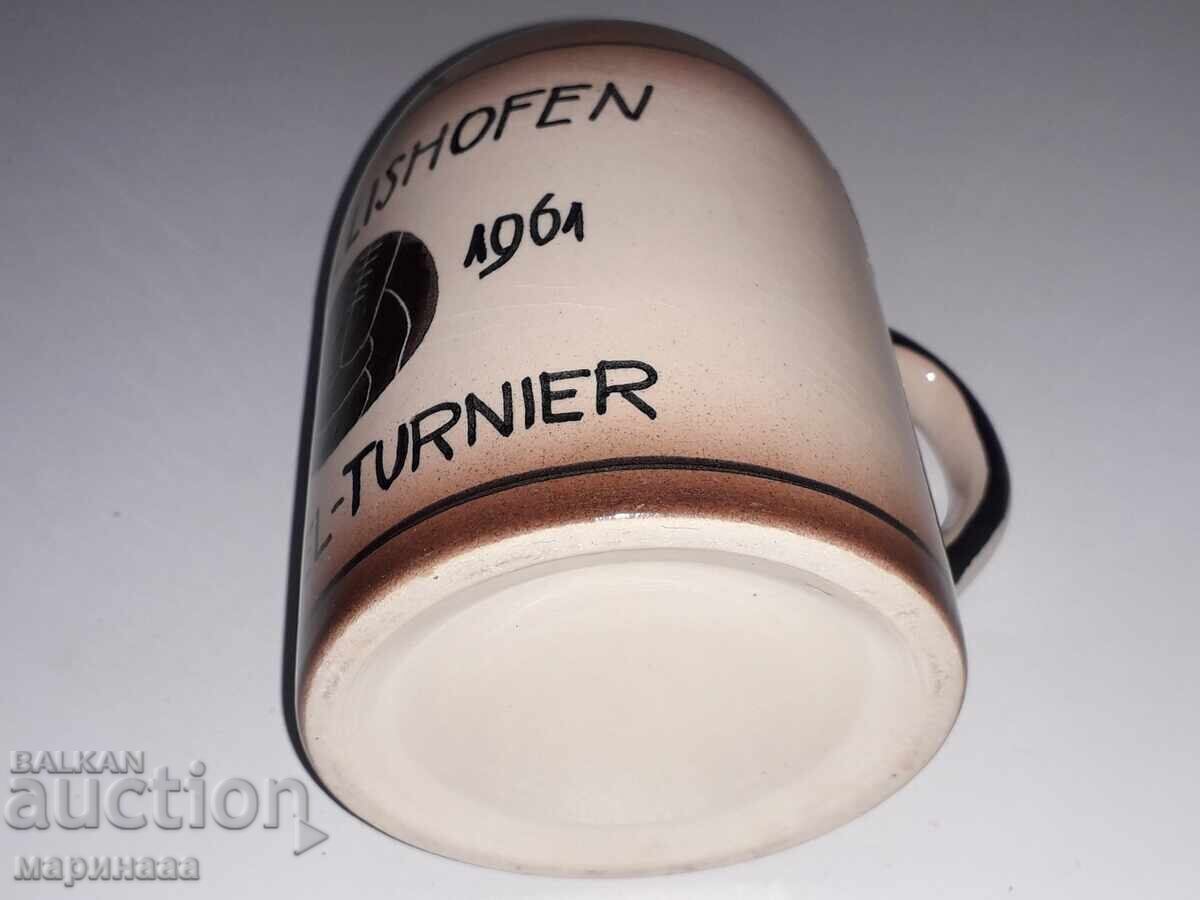 Παράδοση ΚΟΥΠΑ ΒΡΑΒΕΙΟΥ. ΠΟΔΟΣΦΑΙΡΟ. 1961 Παράδοση ΚΟΥΠΑ ΒΡΑΒΕΙΟΥ. ΠΟΔΟΣΦΑΙΡΟ. 1961