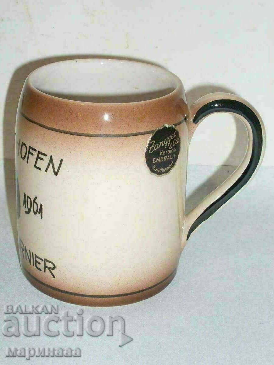 PRIZE MUG. FOOTBALL. 1961