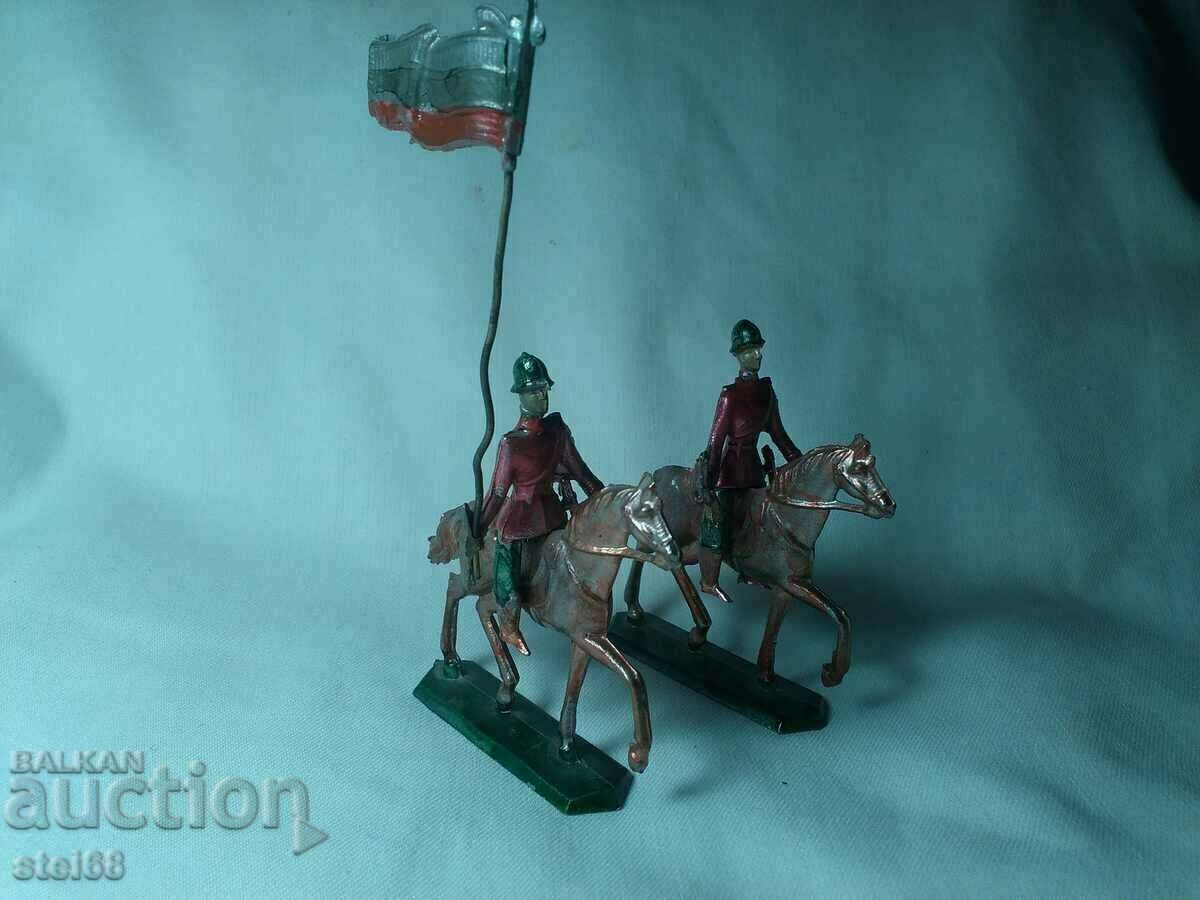 ОЛОВНИ ВОЙНИЦИ с цена 70.00 лв. | € 35.79 ОЛОВНИ ВОЙНИЦИ с цена 70.00 лв. | € 35.79