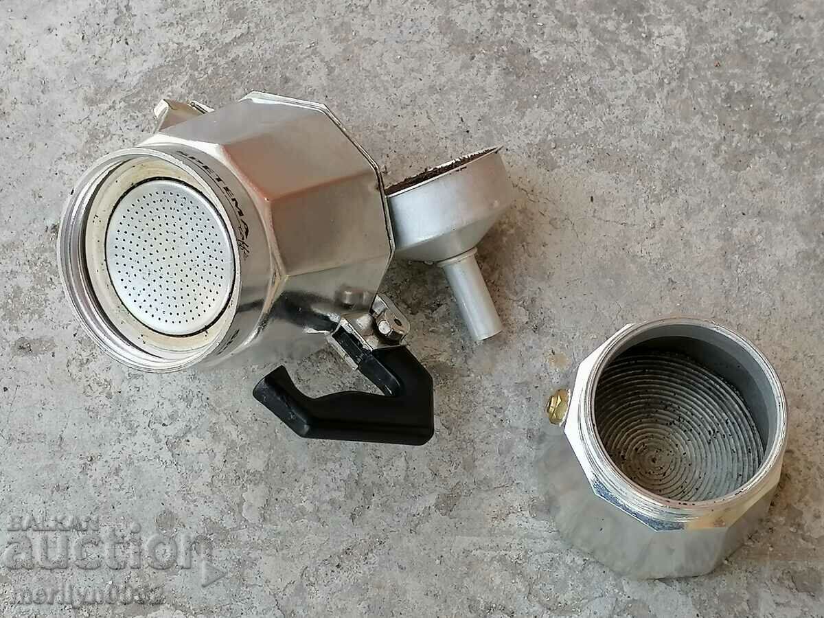 Old social coffee maker, coffee maker minion - 5 Old social coffee maker, coffee maker minion - 5