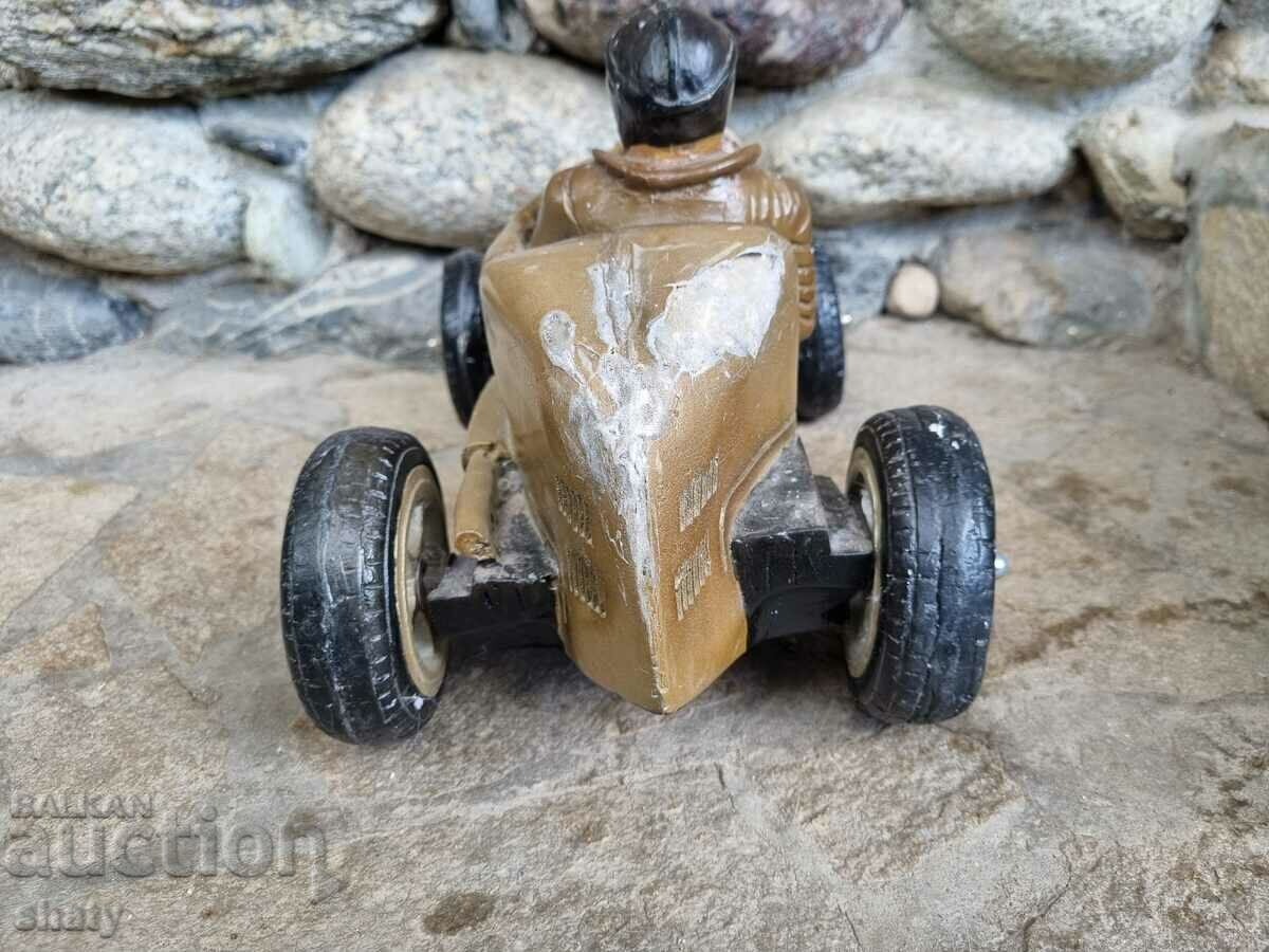 Livrarea Veche mașină retro. Raliu. Livrarea Veche mașină retro. Raliu.