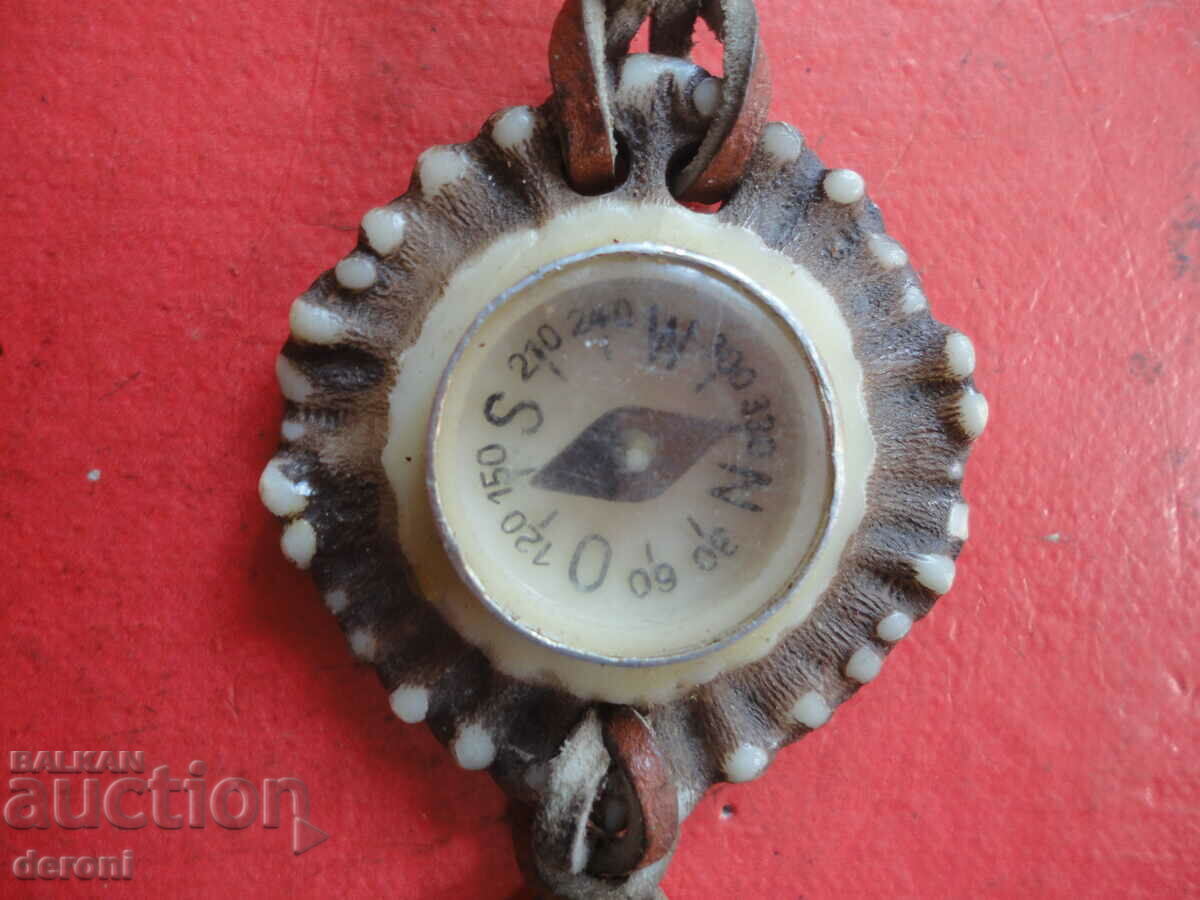 Delivery of An old German compass Delivery of An old German compass