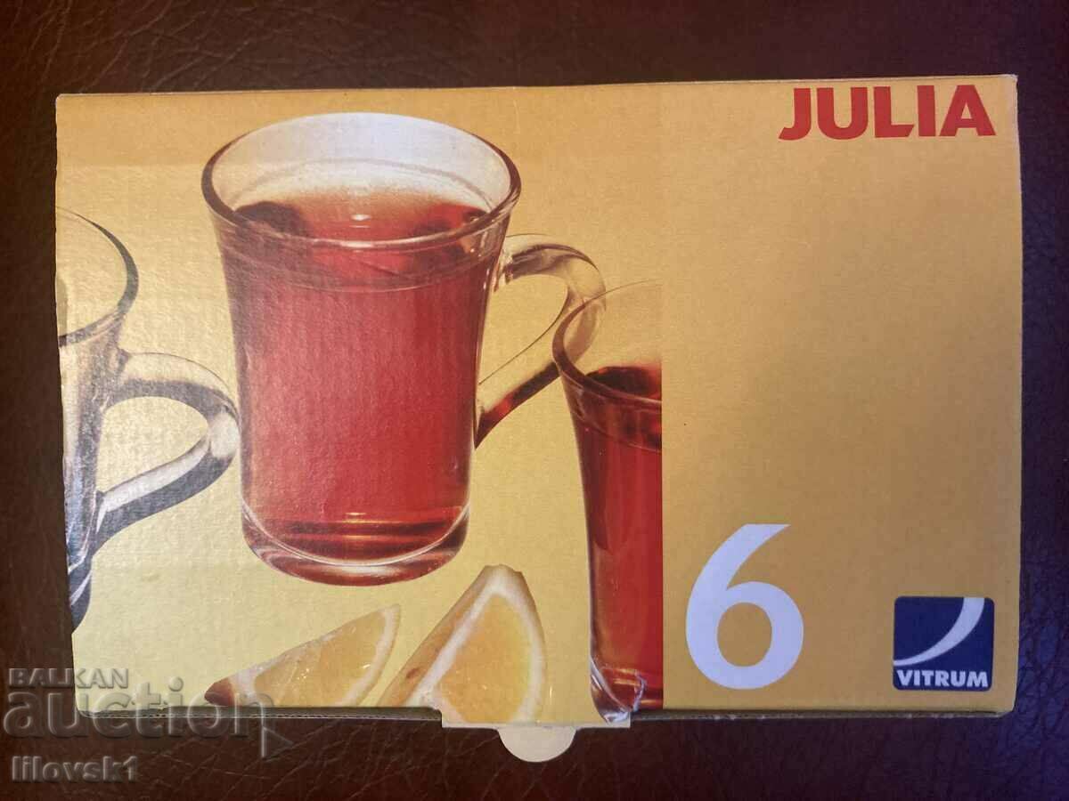 Auction I am selling a set of glass tea cups Auction I am selling a set of glass tea cups