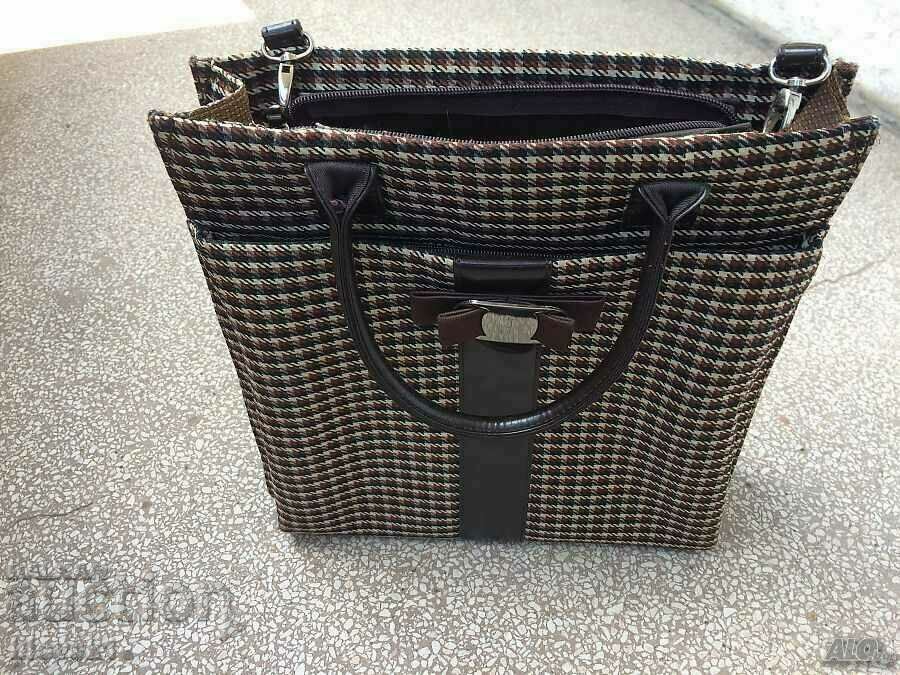 Licitație Vand geanta de dama din piele Licitație Vand geanta de dama din piele