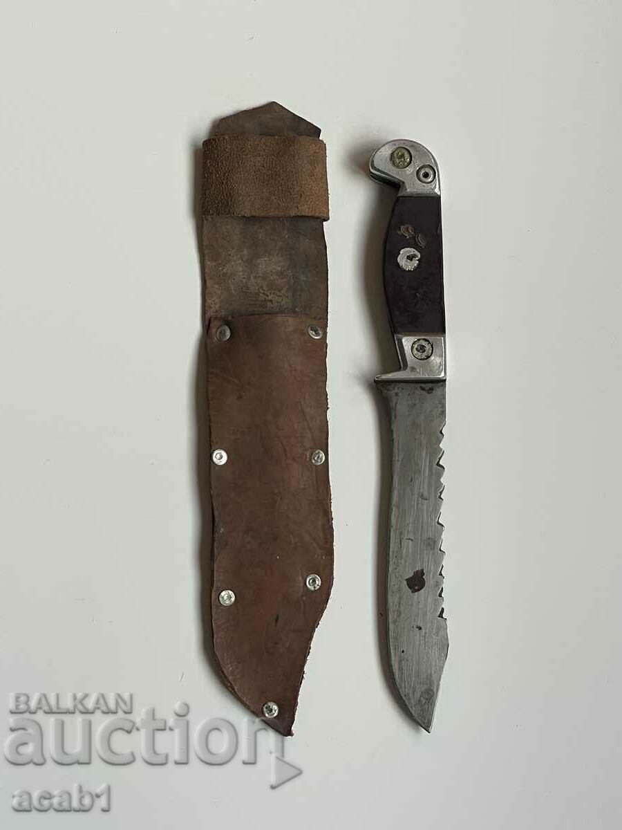 An old knife with price 29.99 BGN | € 15.33 An old knife with price 29.99 BGN | € 15.33