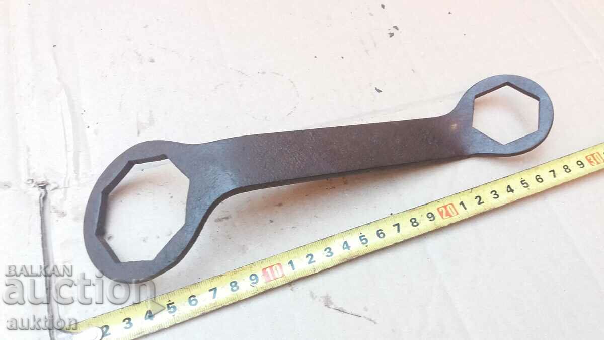 KEY WITH MARKING - 5