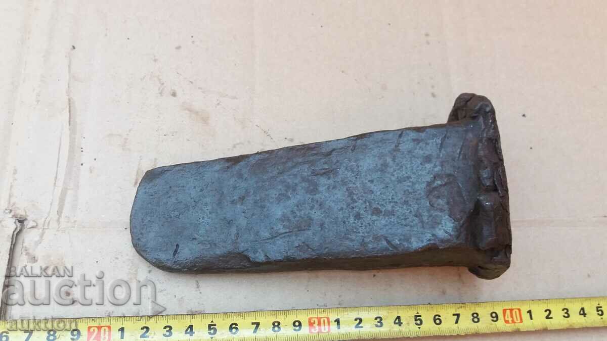 Delivery of OLD SOLID DAGGER, WOOD CUTTER