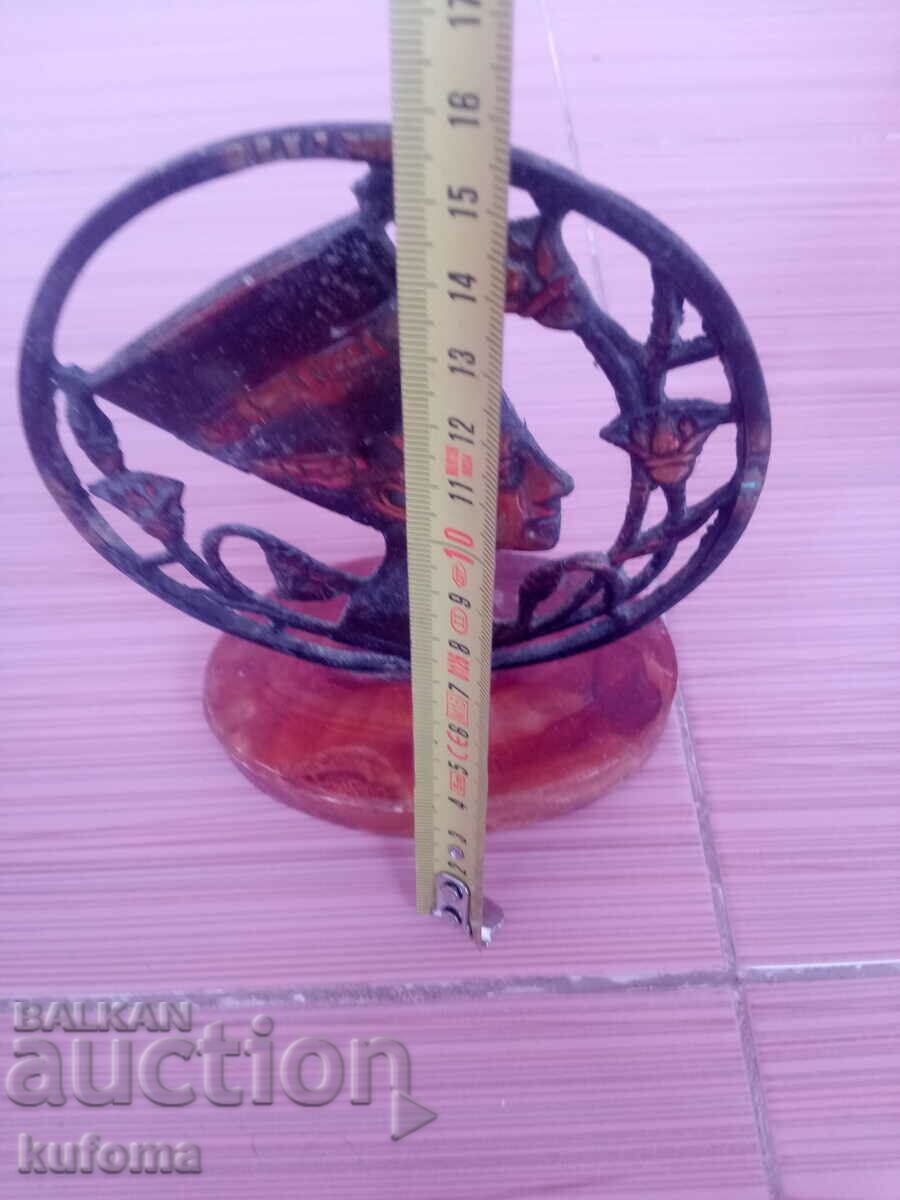 Statueta de cupru cu baza de marmura cu preț 29.99 BGN | € 15.33