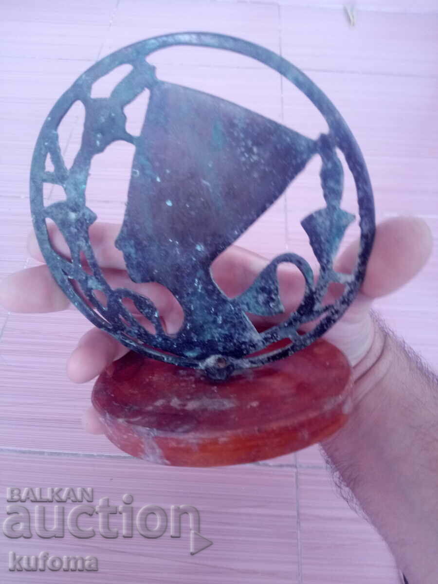 Livrarea Statueta de cupru cu baza de marmura