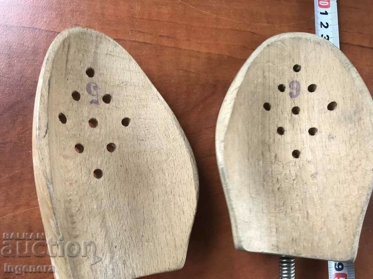 Delivery of MOLD SHOE MOLDS WOOD BRANDED TENSIONERS STRETCHERS Delivery of MOLD SHOE MOLDS WOOD BRANDED TENSIONERS STRETCHERS