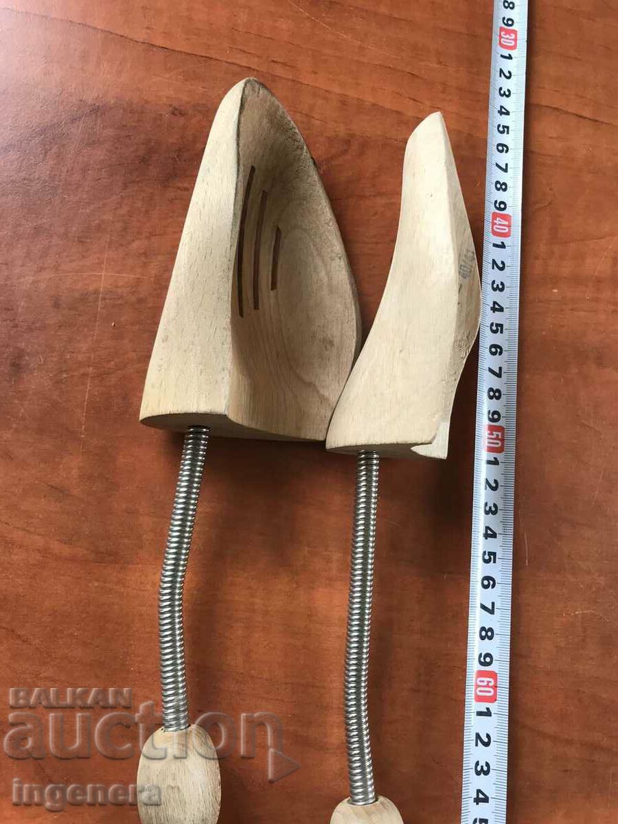Auction  MOLD SHOE MOLDS WOOD BRANDED TENSIONERS STRETCHERS