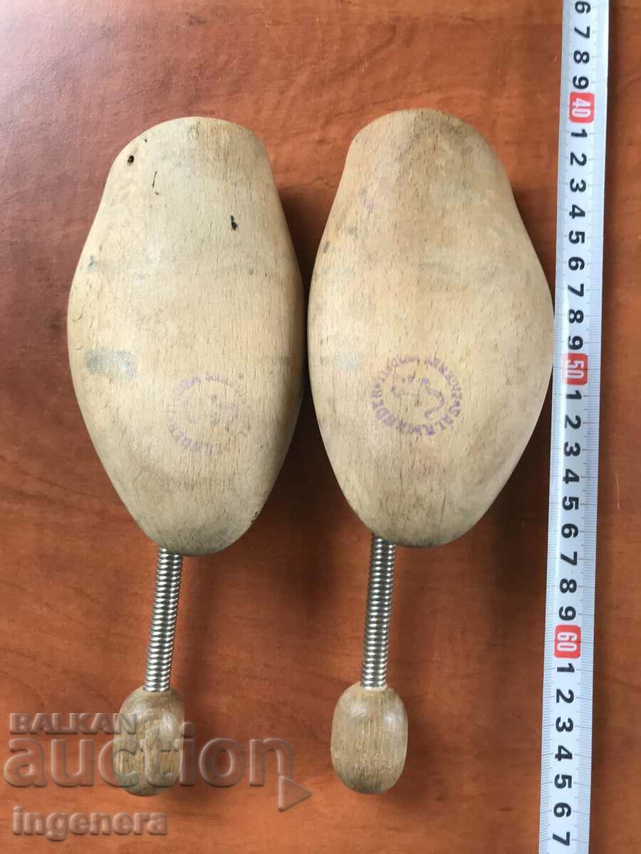 Delivery of MOLD SHOE MOLDS WOOD BRANDED TENSIONERS STRETCHERS Delivery of MOLD SHOE MOLDS WOOD BRANDED TENSIONERS STRETCHERS