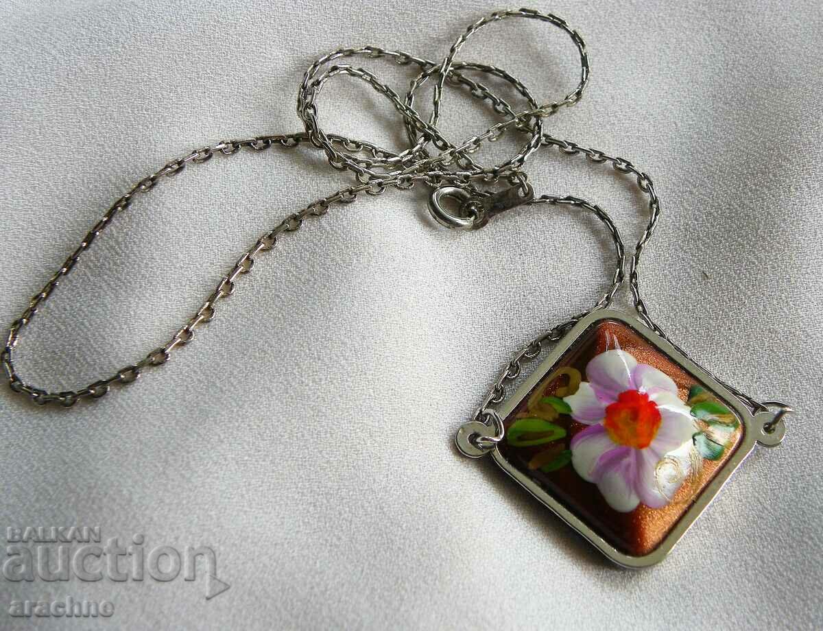 Colier placat cu aur original cu desen pe aventurin cu preț 49.00 BGN | € 25.05 Colier placat cu aur original cu desen pe aventurin cu preț 49.00 BGN | € 25.05