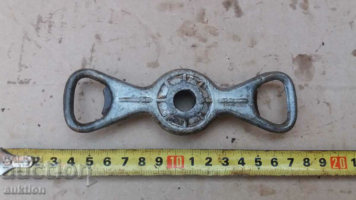 Auction SOC. METAL OPENER Auction SOC. METAL OPENER