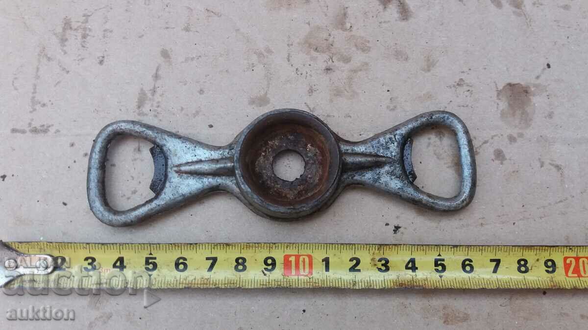SOC. METAL OPENER - 5 SOC. METAL OPENER - 5
