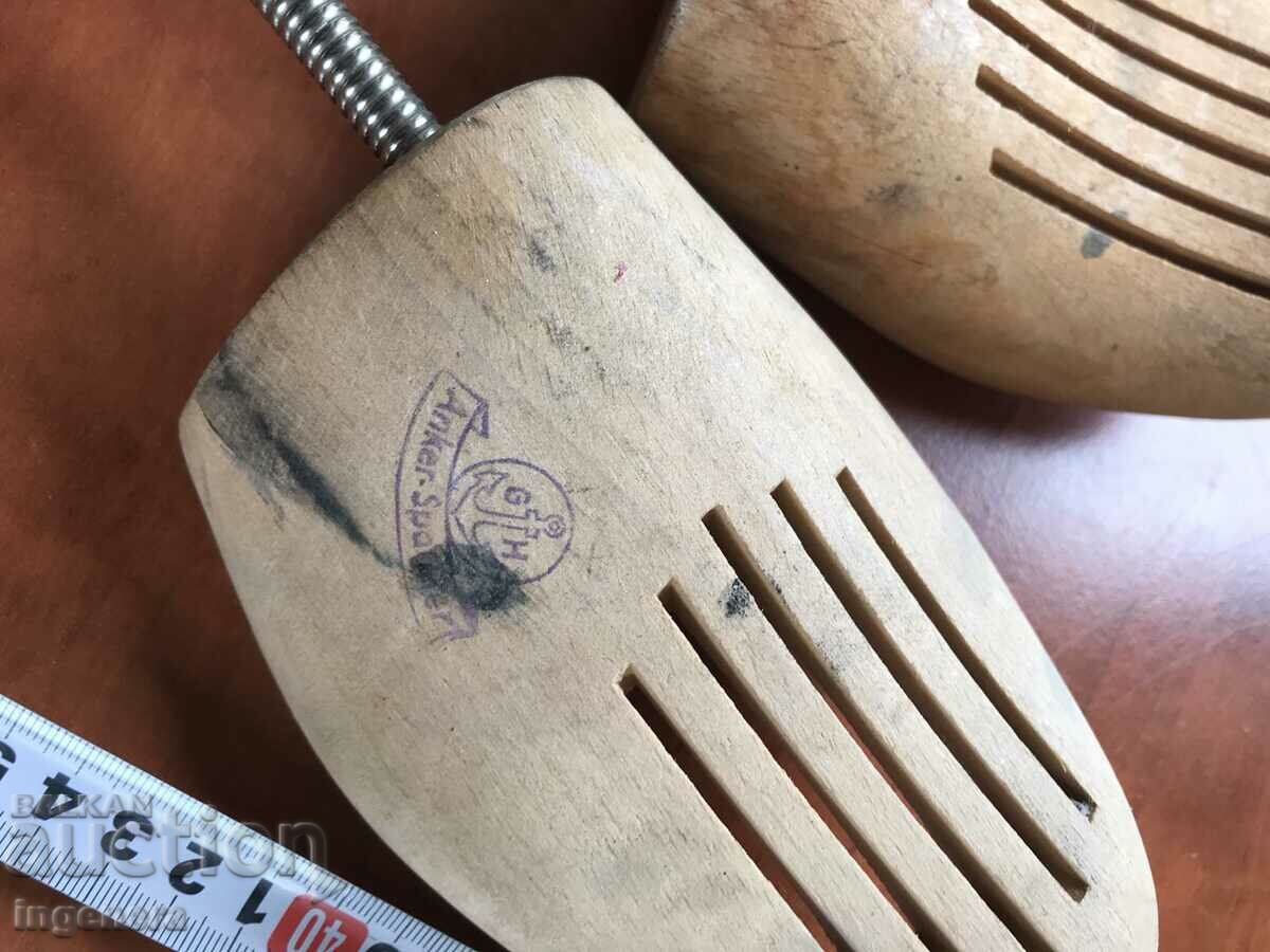 Auction  MOLD SHOE MOLDS WOOD BRANDED TENSIONERS STRETCHERS