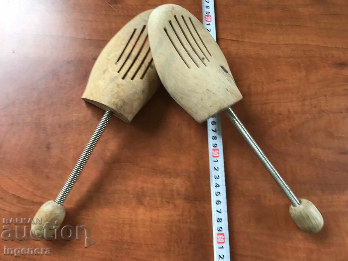 Delivery of MOLD SHOE MOLDS WOOD BRANDED TENSIONERS STRETCHERS