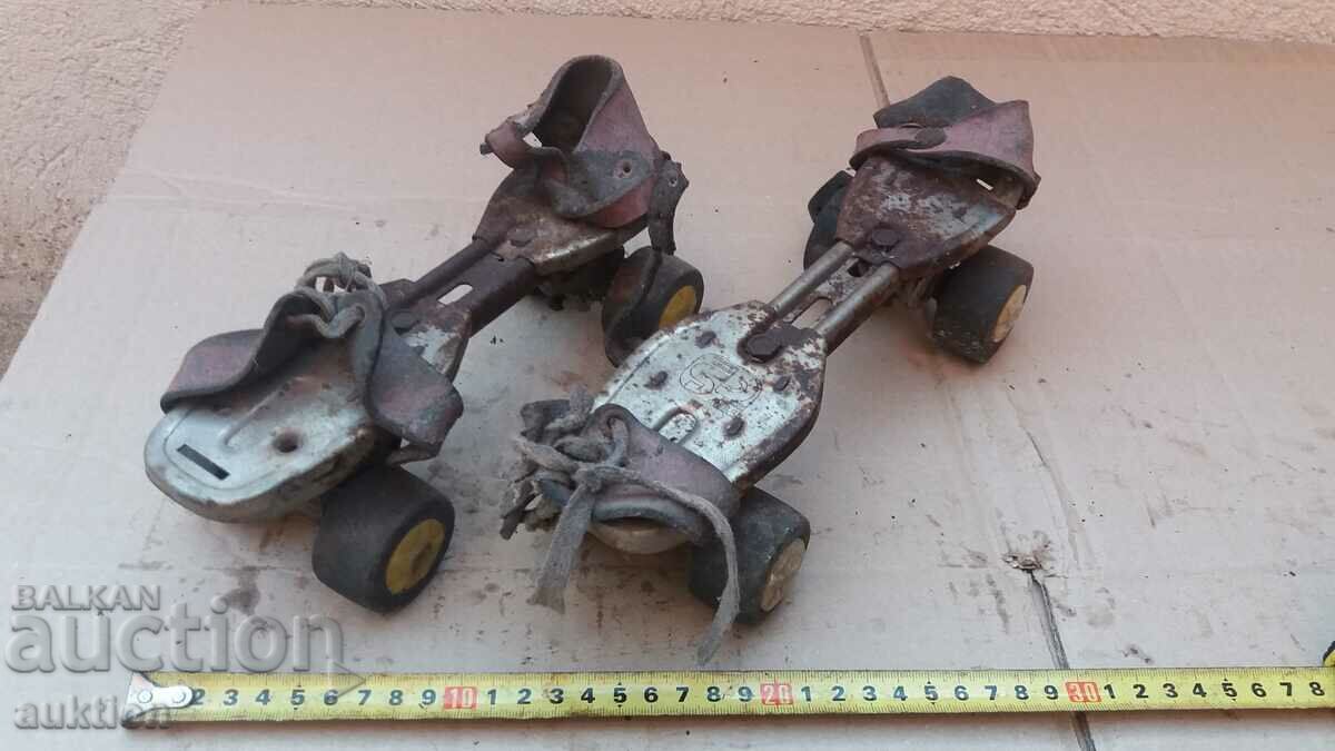OLD SKATES with price 9.99 BGN | € 5.11 OLD SKATES with price 9.99 BGN | € 5.11