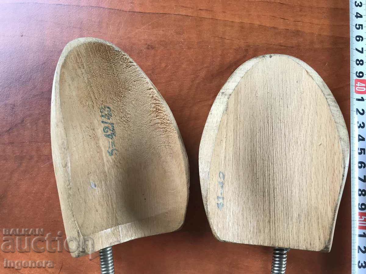 Delivery of MOLD SHOE MOLDS WOOD BRANDED TENSIONERS STRETCHERS