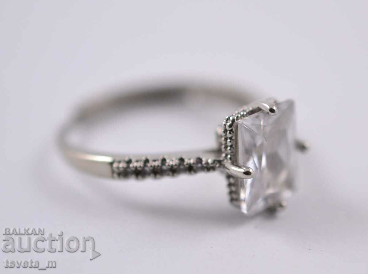 Auction Ring with variable size Auction Ring with variable size