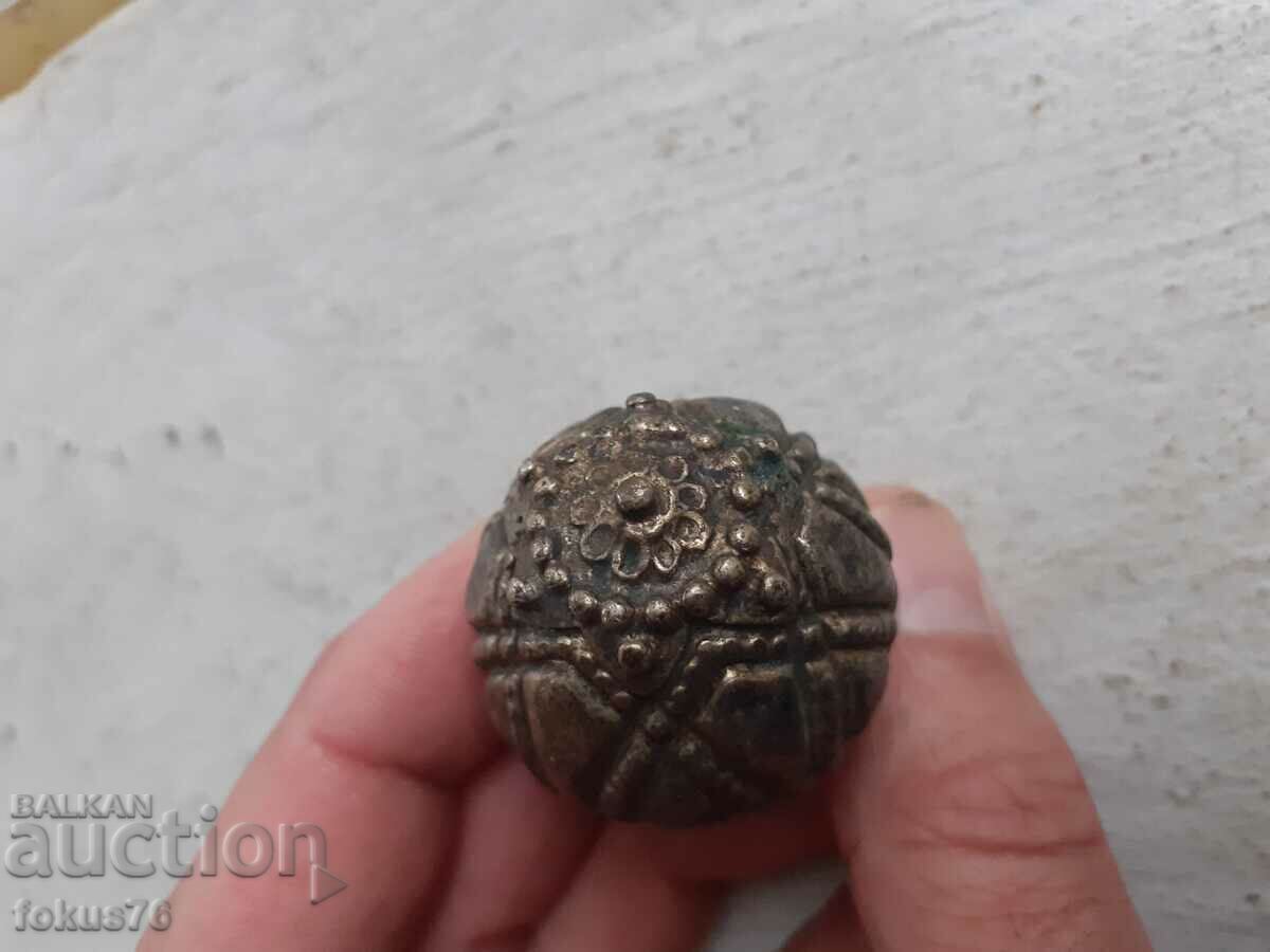 Δημοπρασία Παλιά Revival μεγάλο κουμπί κοστουμιών