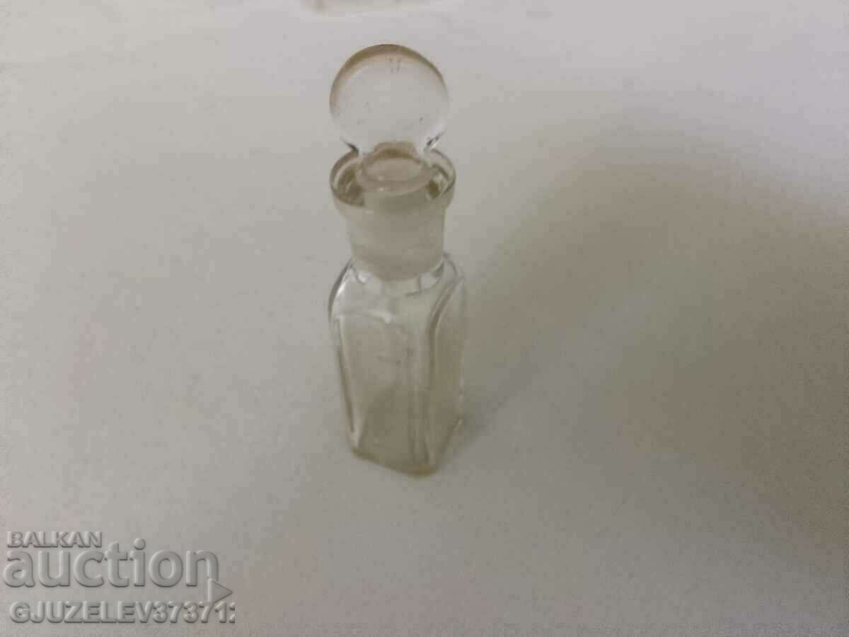 Vintage transparent glass bottle, perfume bottle with - 6 Vintage transparent glass bottle, perfume bottle with - 6