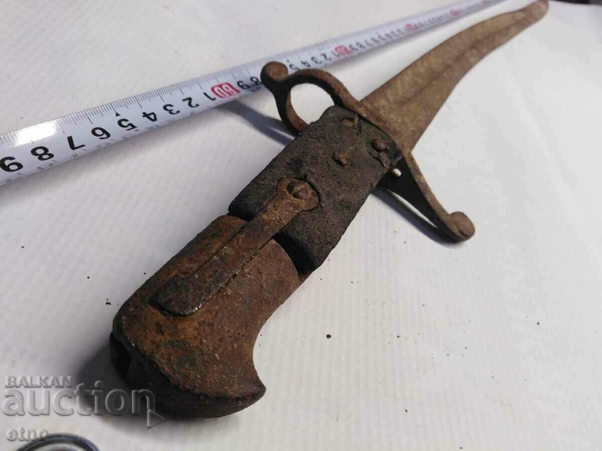 Παράδοση SNYDER'S SCATCHBAG, ΜΑΧΑΙΡΙ, ΤΟΥΦΕΚΙ, ΘΥΣΙΑ Παράδοση SNYDER'S SCATCHBAG, ΜΑΧΑΙΡΙ, ΤΟΥΦΕΚΙ, ΘΥΣΙΑ