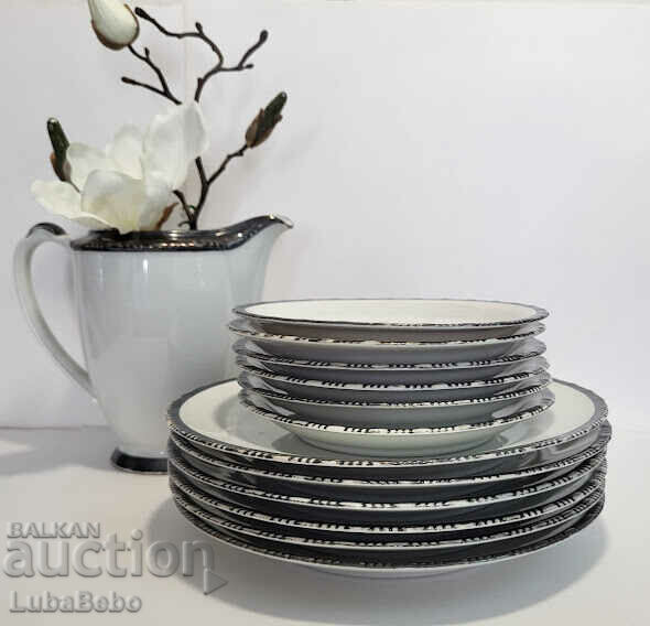 Παράδοση Σέρβις καφέ με ασημένιες άκρες. Παράδοση Σέρβις καφέ με ασημένιες άκρες.