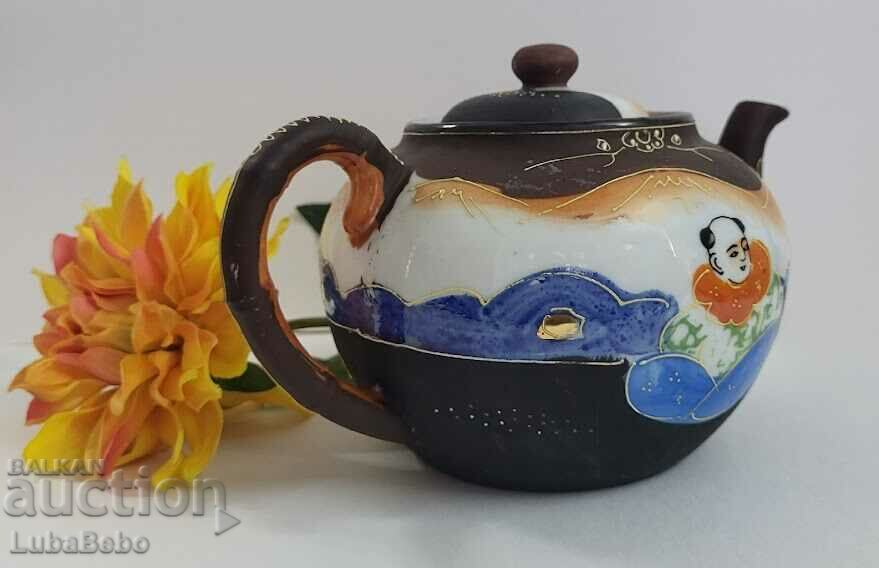 Auction Satsuma Moriage Japanese Porcelain Jug. Auction Satsuma Moriage Japanese Porcelain Jug.