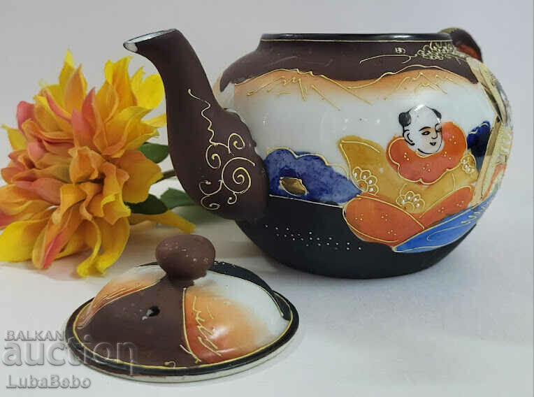 Delivery of Satsuma Moriage Japanese Porcelain Jug. Delivery of Satsuma Moriage Japanese Porcelain Jug.