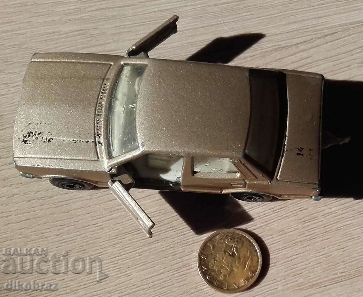 Ford / Ford Cortina - Matchbox - England - 5 Ford / Ford Cortina - Matchbox - England - 5