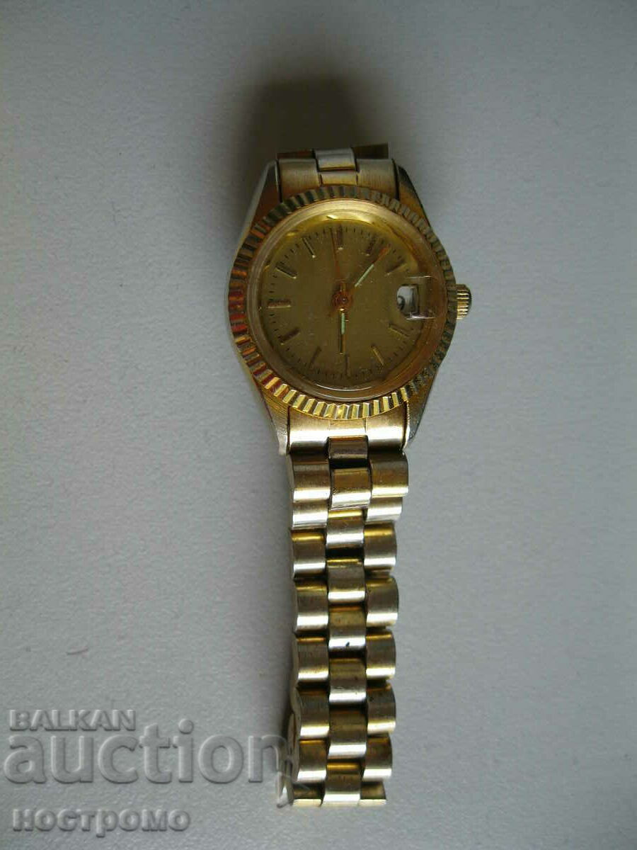 Υπέροχο γυναικείο ρολόι με αλυσίδα - T 87