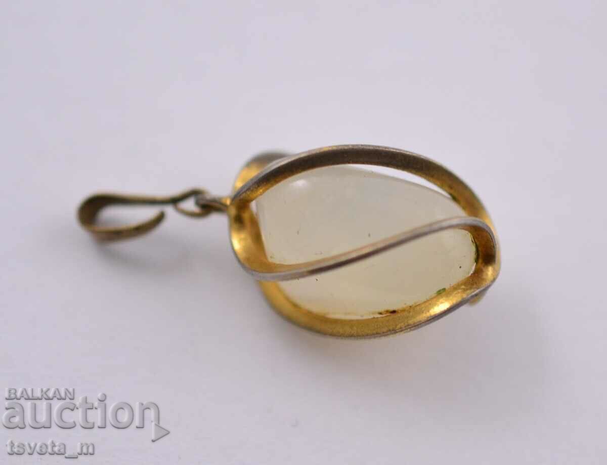 Delivery of Medallion, pendant with a semi-precious stone Delivery of Medallion, pendant with a semi-precious stone
