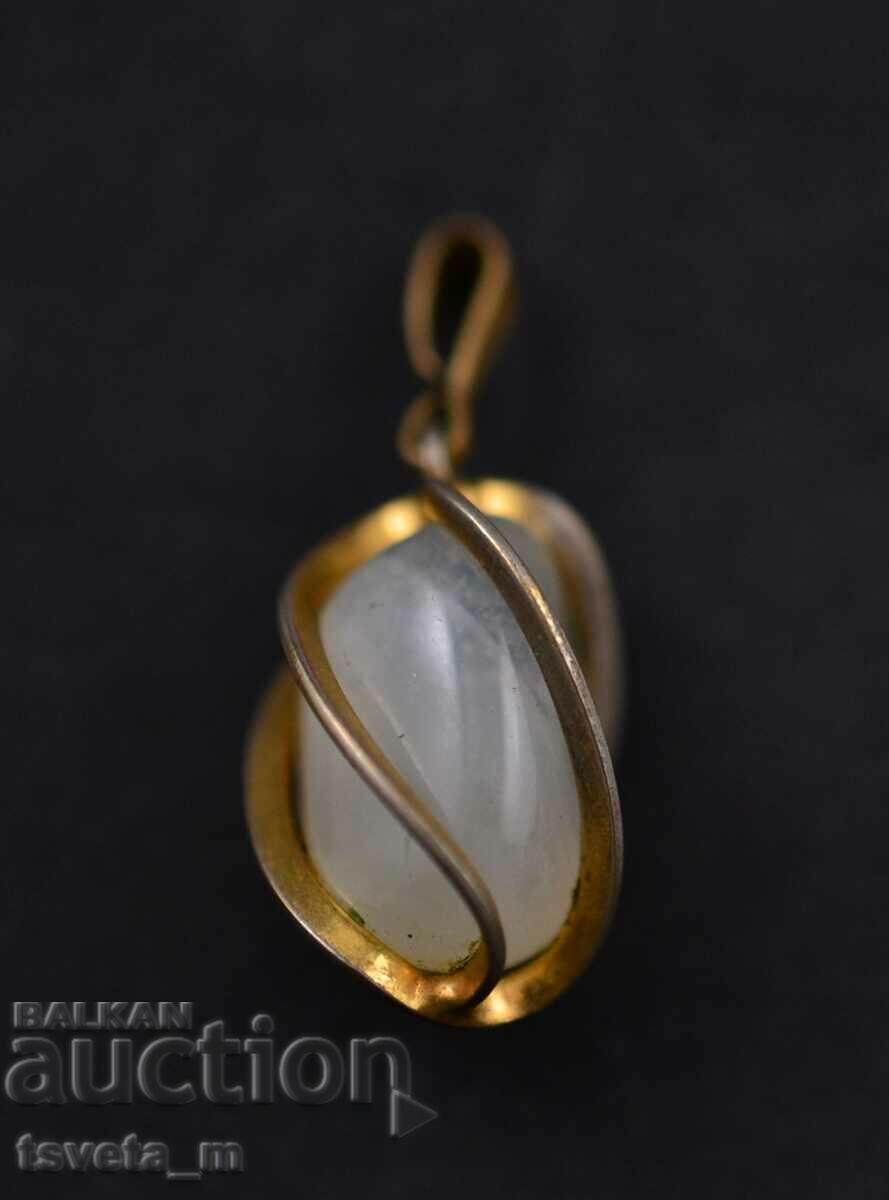 Medallion, pendant with a semi-precious stone