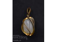 Medalion, pandantiv cu o piatră semiprețioasă