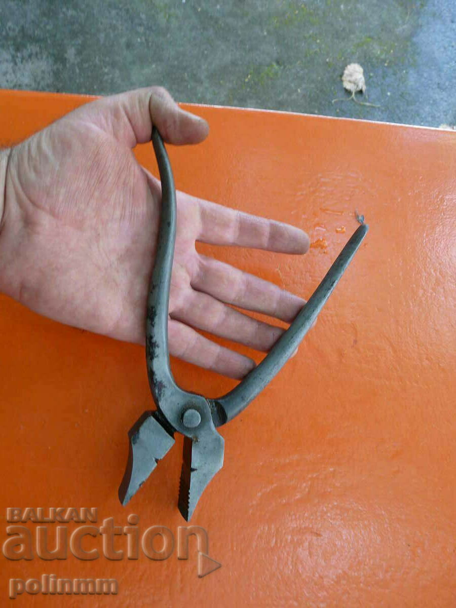 Παλιά πένσα τσαγκάρη - 46 με τιμή 35.00 BGN | € 17.90 Παλιά πένσα τσαγκάρη - 46 με τιμή 35.00 BGN | € 17.90