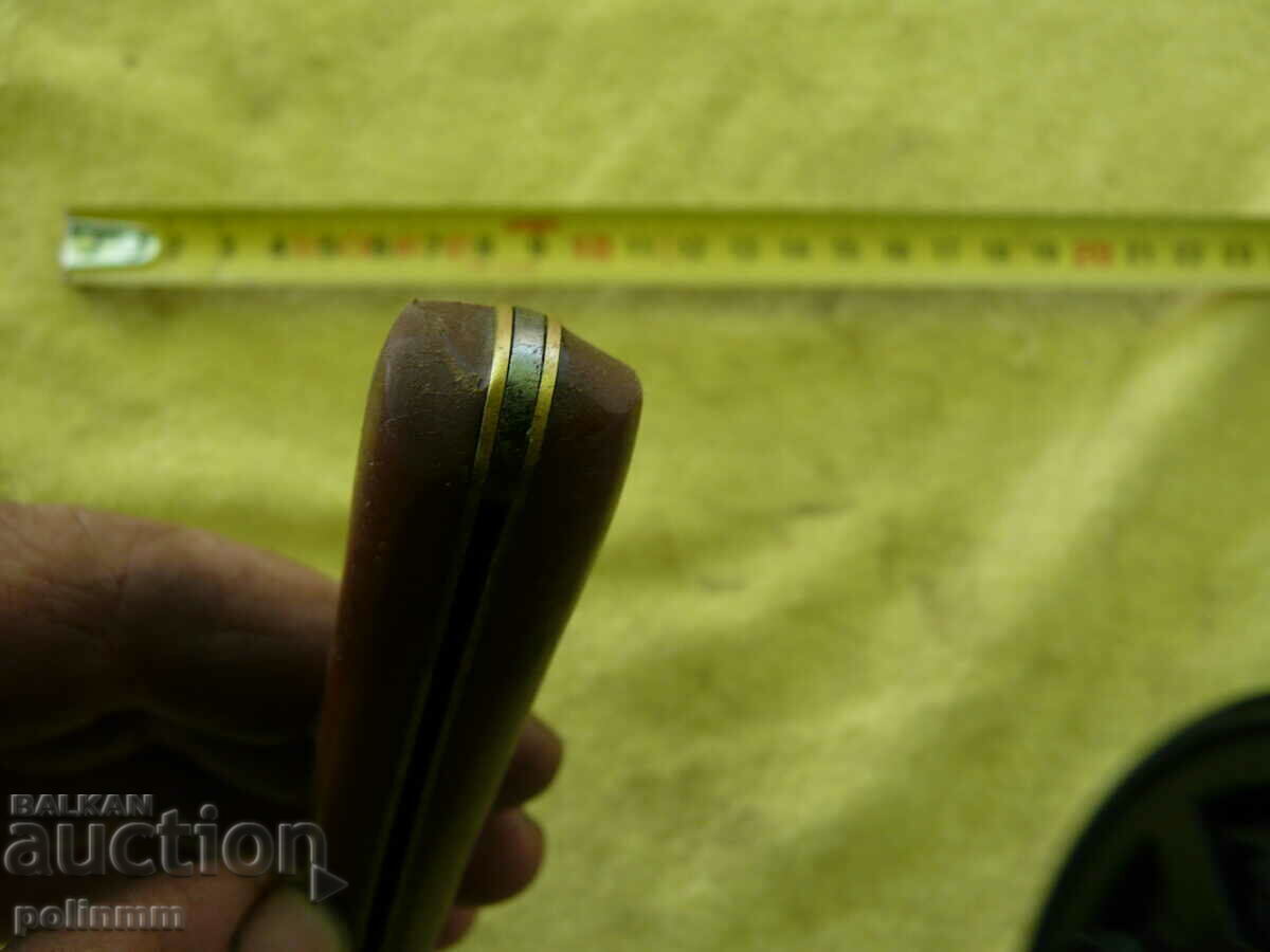 Auction  An old cooling knife