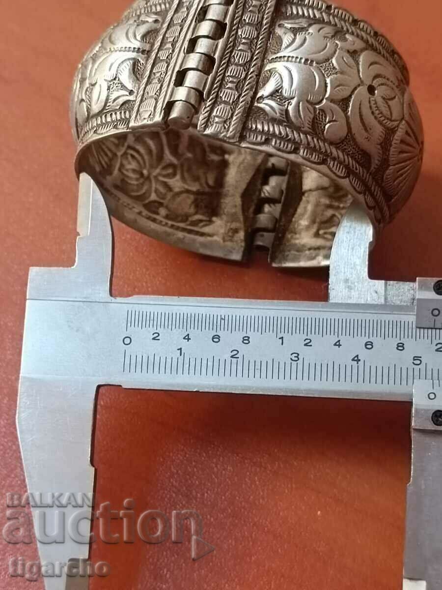 Δημοπρασία Παλιό ασημένιο βραχιόλι Δημοπρασία Παλιό ασημένιο βραχιόλι