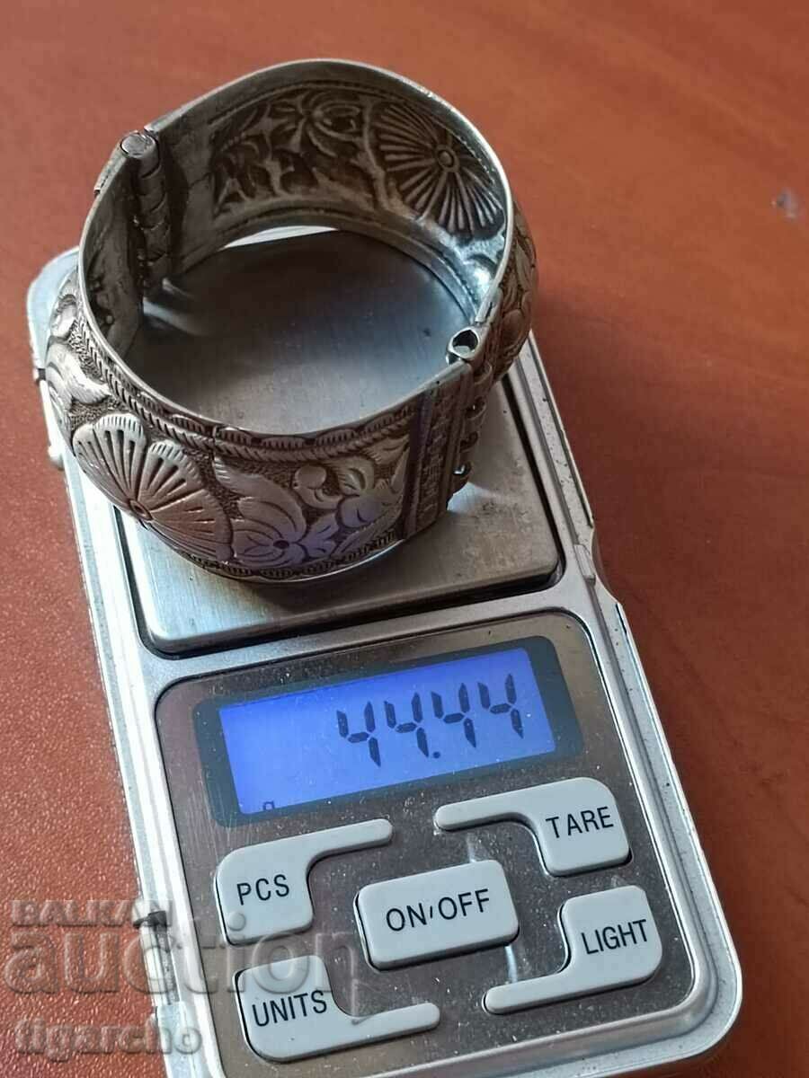 Παράδοση Παλιό ασημένιο βραχιόλι Παράδοση Παλιό ασημένιο βραχιόλι