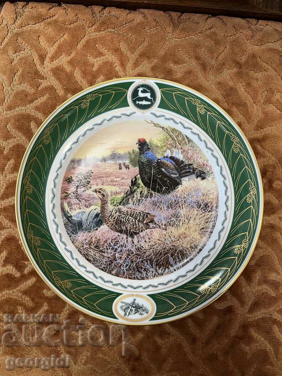 German collectible plate with hunting motifs. #4253