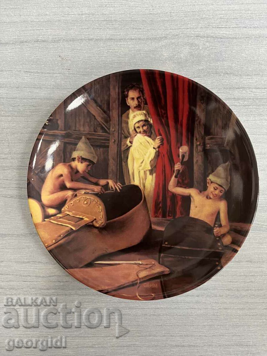 Porcelain plate "The Elves and the Shoemaker". #4254