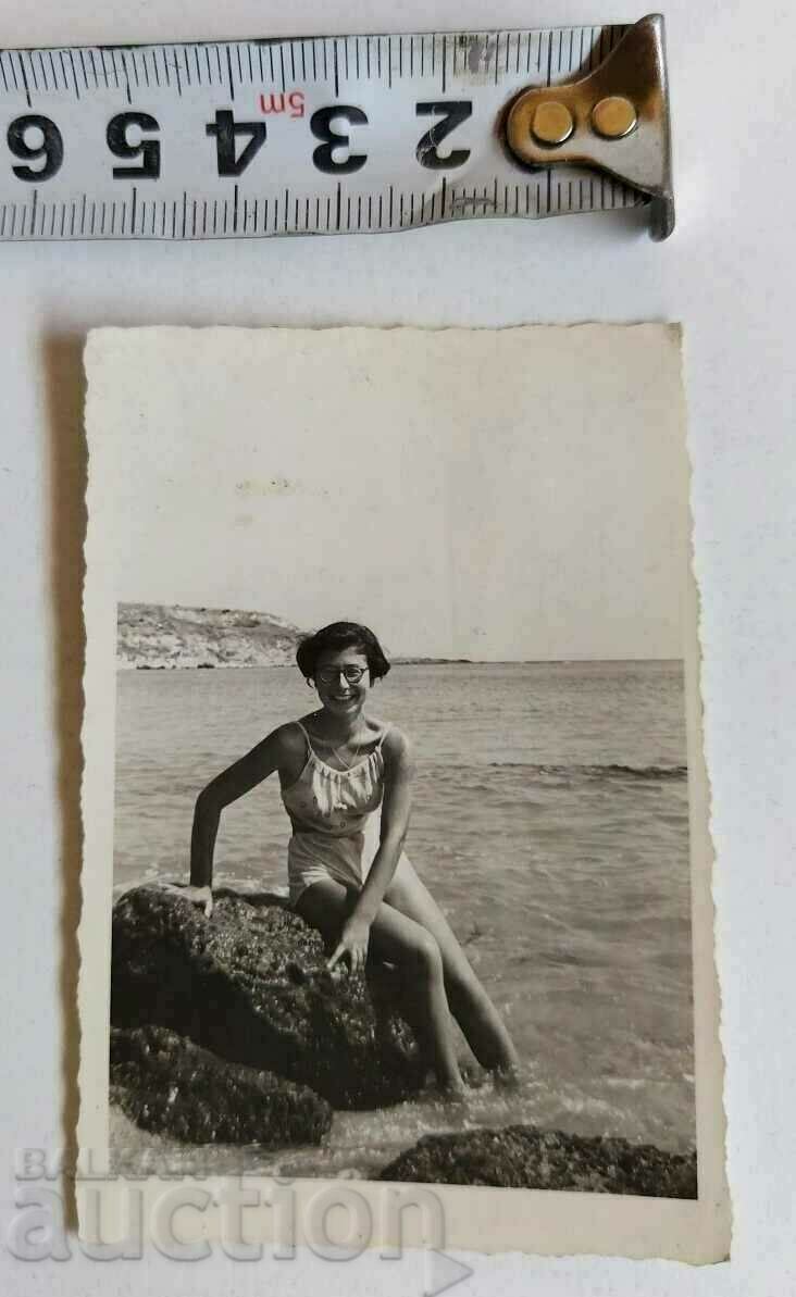 1957 MICHURIN QUEEN WOMAN SEA WOUNDED SOCIAL PHOTOGRAPHY with price 25.00 BGN | € 12.78 1957 MICHURIN QUEEN WOMAN SEA WOUNDED SOCIAL PHOTOGRAPHY with price 25.00 BGN | € 12.78