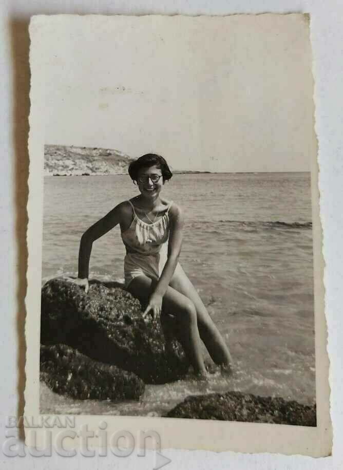 Auction 1957 MICHURIN QUEEN WOMAN SEA WOUNDED SOCIAL PHOTOGRAPHY Auction 1957 MICHURIN QUEEN WOMAN SEA WOUNDED SOCIAL PHOTOGRAPHY