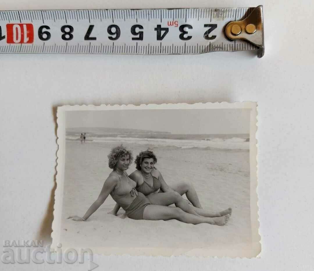 WOMAN WOMEN SEA EARLY SOC OLD PHOTO PHOTO with price 25.00 BGN | € 12.78 WOMAN WOMEN SEA EARLY SOC OLD PHOTO PHOTO with price 25.00 BGN | € 12.78