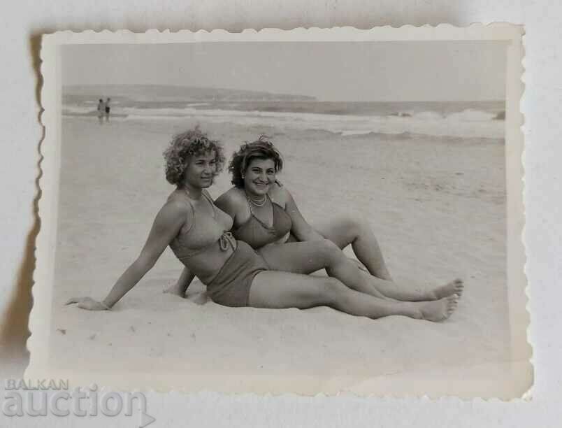 Auction WOMAN WOMEN SEA EARLY SOC OLD PHOTO PHOTO Auction WOMAN WOMEN SEA EARLY SOC OLD PHOTO PHOTO